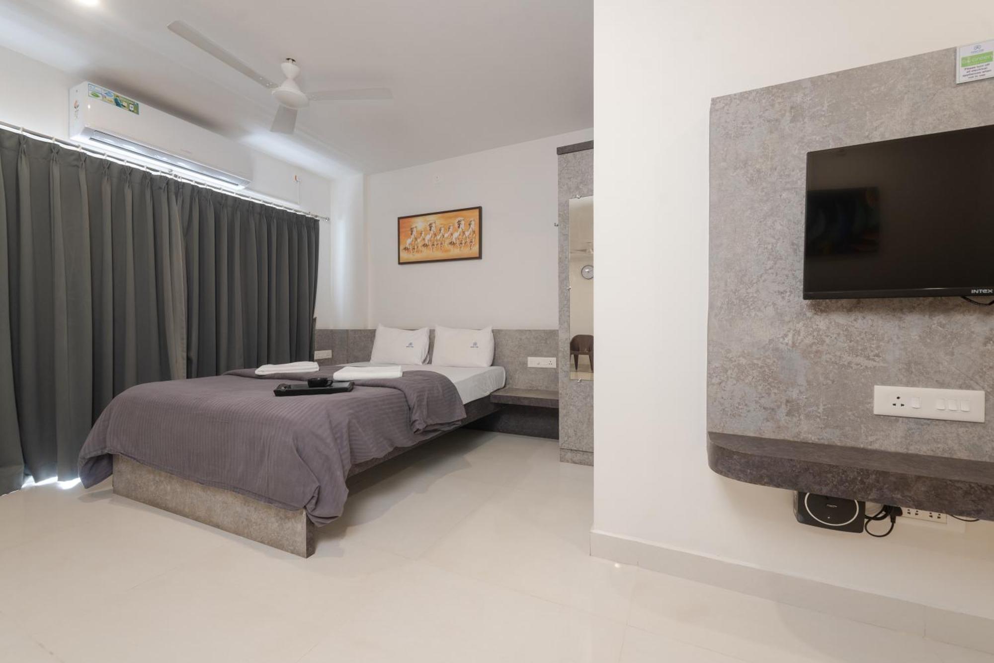Manipal Atalia Service Apartments Exteriér fotografie