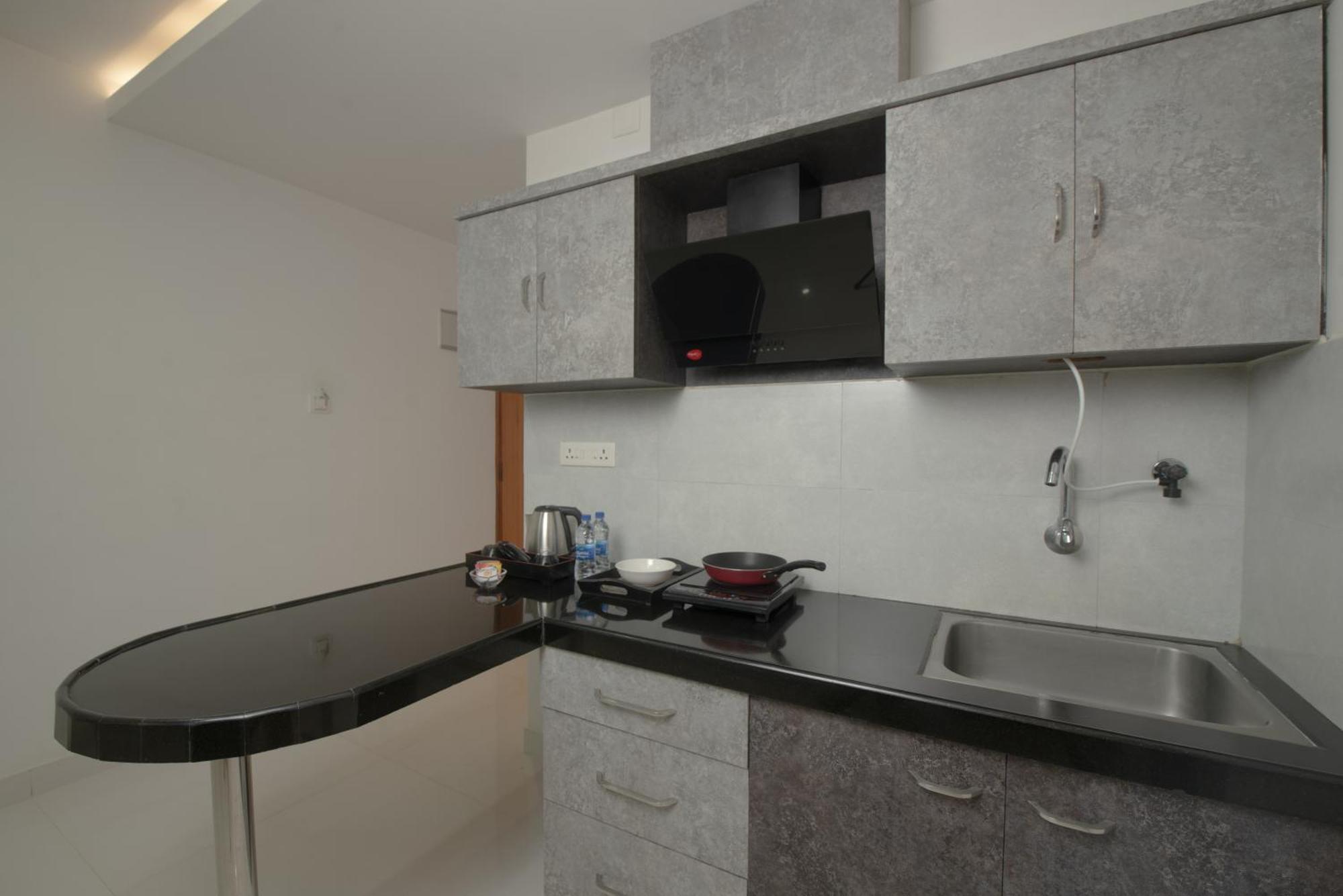 Manipal Atalia Service Apartments Exteriér fotografie